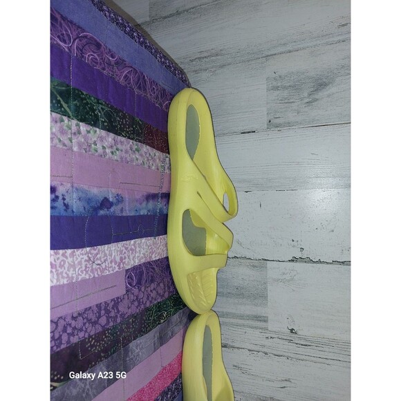 Tony Little Cheeks Health Slide with Gel Footbed Color Yellow Size 11 - Picture 3 of 8